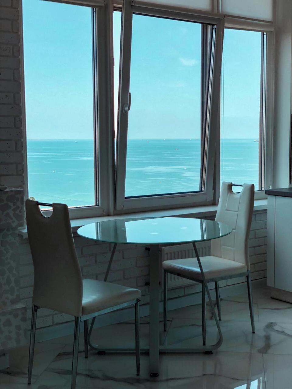 M&P Vip Appartments In Arkadia Odessa Bilik gambar