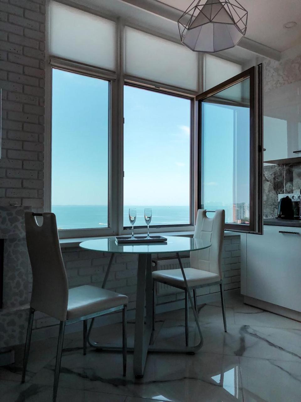M&P Vip Appartments In Arkadia Odessa Bilik gambar